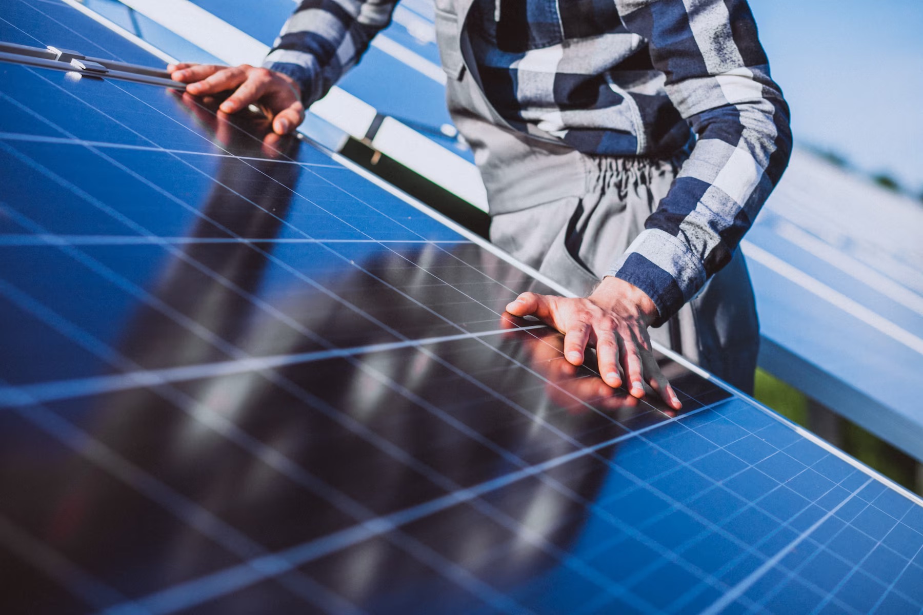 Energizando el Futuro de la Construcción con Paneles Solares | Construex